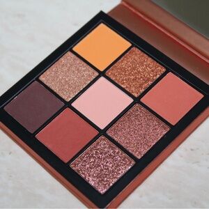 Huda Beauty Topaz Obsessions Eyeshadow Palette (NWOB)